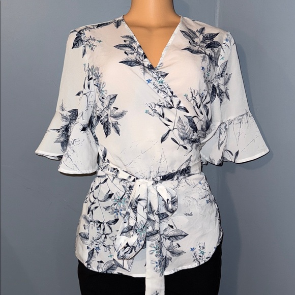 Alex Marie Tops - Elegant Alex Marie Wrap Around Blouse - Size Medium